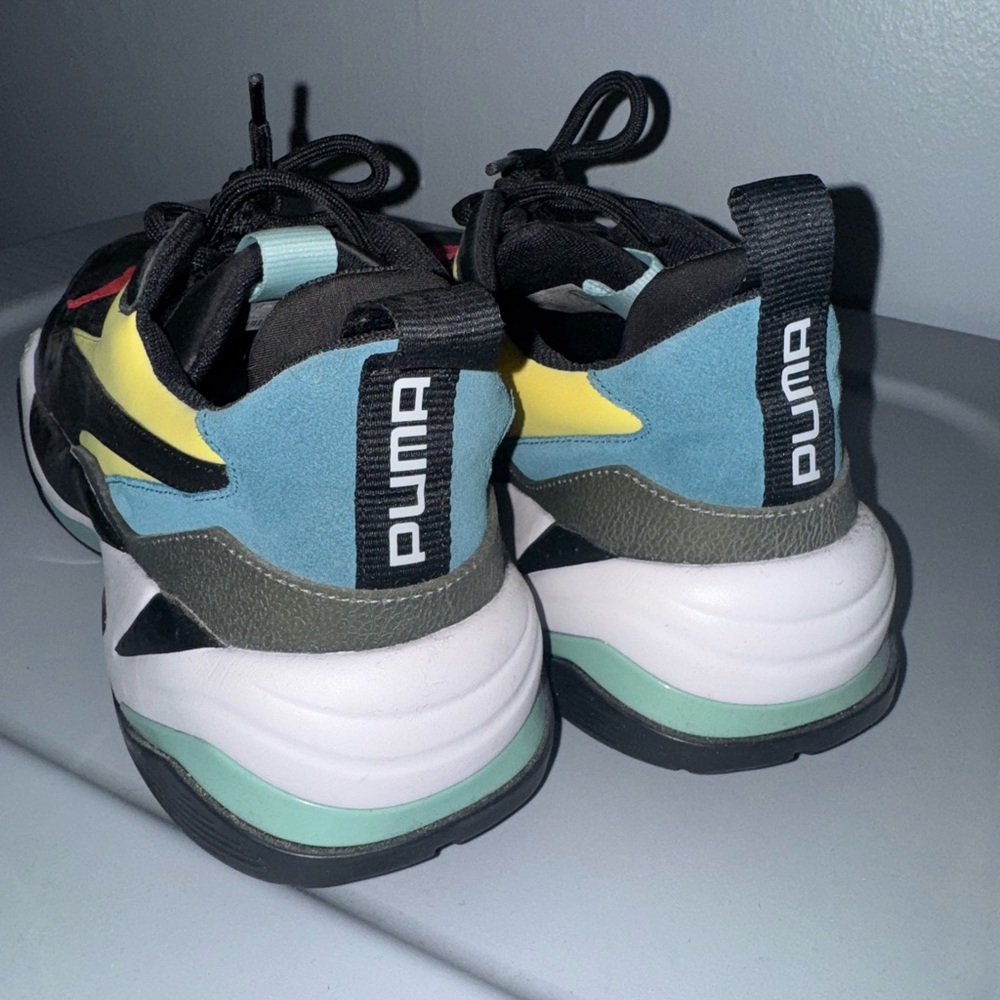 Men’s Puma Sneakers - Picture 3 of 3